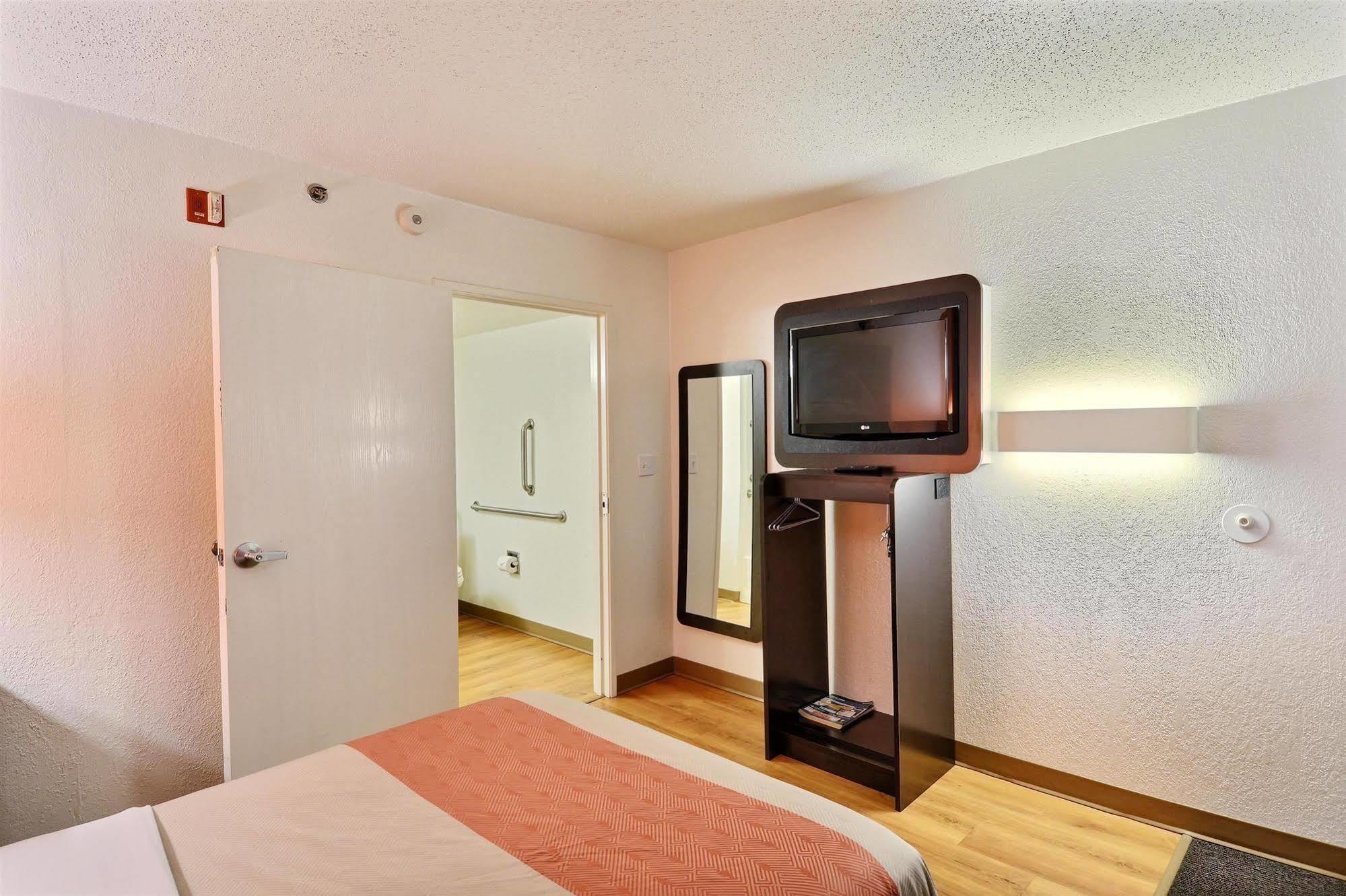 Motel 6-Tewksbury, Ma - Boston Bagian luar foto
